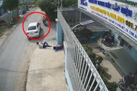 Điều tra nhóm đi ô tô trộm xe máy ở Bình Dương