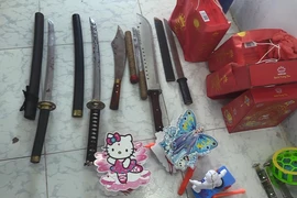Khởi tố nhóm thanh niên dùng mã tấu đe dọa để cướp bánh trung thu ở Bình Dương 