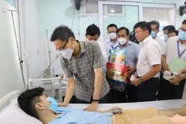 Phó Thủ tướng Vũ Đức Đam thăm các nạn nhân vụ cháy quán karaoke ở Bình Dương