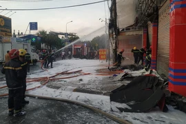 Bình Dương: Cửa hàng xe bị cháy, thiêu rụi hàng trăm xe máy
