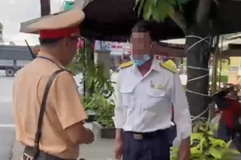 Tạm đình chỉ cán bộ thuế chống đối lực lượng CSGT ở Bình Dương
