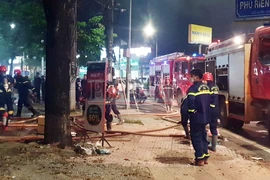 Hỏa hoạn tại 1 cửa hàng điện tử ở Bình Phước