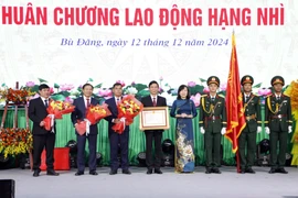 Chủ tịch nước tặng Huân chương lao động hạng Nhì cho huyện Bù Đăng