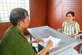 Hình sự Bình Dương bắt 1 phụ nữ cầm đầu nhóm dàn cảnh để cướp giật