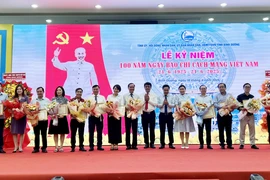 Phóng viên Báo Pháp Luật TP.HCM nhận bằng khen và đạt giải báo chí Nguyễn Văn Tiết