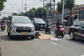 Nam shipper bị xe container cán tử vong trên đường đi giao hàng