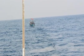 Cứu hộ thành công bảy ngư dân gặp nạn trên biển