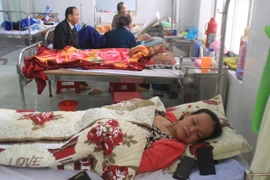 Khiển trách trưởng khoa dược bị tố xô ngã nhân viên