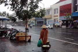 Cảnh báo mưa to, lũ lên nhanh tại miền Trung