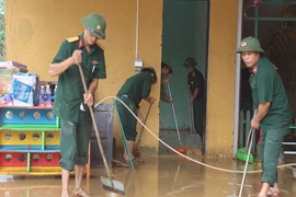 Gần 1.000 nhà dân bị sập và hư hỏng