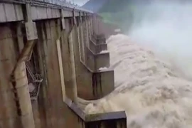 15 người chết và mất tích vì lũ