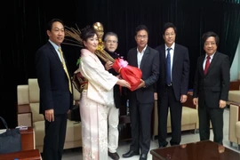 Phó giám đốc Sở Ngoại vụ ngồi chờ nhiệm vụ mới