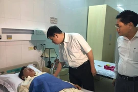 Phó chủ tịch Đà Nẵng thăm nạn nhân ngộ độc tập thể