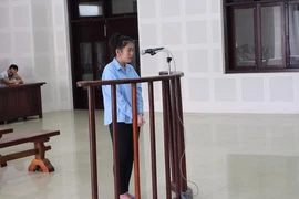 Lừa chạy việc, chiếm đoạt hơn 1 tỉ đồng