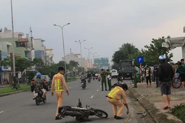 2 xe máy va chạm ở Đà Nẵng, 2 người thương vong