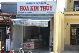 Dùng búa cướp tiệm vàng ở Quảng Nam