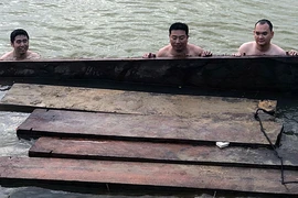 Bắt liên tiếp 2 vụ vận chuyển gỗ lậu ở Quảng Nam