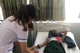 Sau khi uống trà sữa, 16 học sinh nhập viện cấp cứu