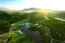 Sân golf Bà Nà ngừng phục vụ để chống dịch COVID-19