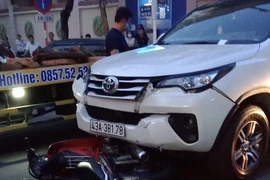Nữ giáo viên bị tông tử vong khi đón con đi học về