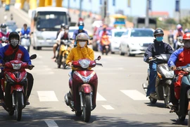 Đà Nẵng nắng kỷ lục, nhiệt độ ngoài trời lên tới 42 độ C
