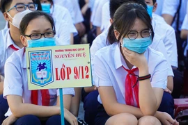 Đà Nẵng: Học sinh hào hứng trong ngày đầu tiên trở lại trường