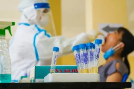 1 nhân viên trường học dương tính COVID-19 không rõ nguồn lây