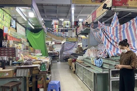 Tiểu thương Đà Nẵng lo lắng vì vắng người mua sắm