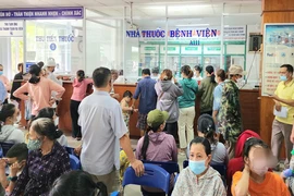 Bệnh viện ở Đà Nẵng không thiếu thuốc chữa đau mắt đỏ