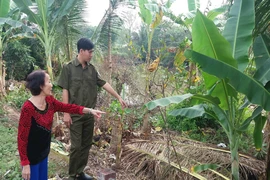 Công an lao ra sông cứu 2 học sinh bị nước cuốn