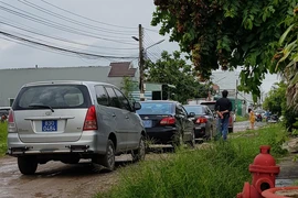 Kiểm điểm cán bộ Sóc Trăng đi ăn cưới bằng xe công