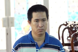 Dụ dỗ, cho tiền cháu gái họ và mức án 13,5 năm tù