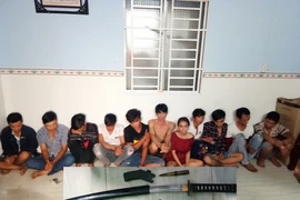 Nhiều nam nữ phê ma túy ở Long Hồ, Vĩnh Long