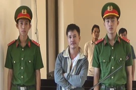 Lãnh 4 năm tù vì đuổi chém thanh tra giao thông