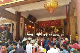 Nhiều nơi ở miền Tây đóng cửa các điểm dịch vụ công cộng
