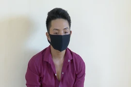Anh nhờ rửa chén rồi giở trò đồi bại với em họ 13 tuổi