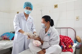 Xay cá làm chả, người phụ nữ bị cuốn nát bàn tay