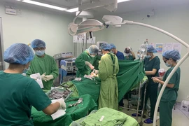 Cứu sống người phụ nữ tự đâm mình