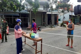 Phát hiện ca nghi nhiễm COVID-19, Trà Vinh phong tỏa 52 hộ dân