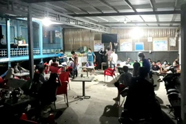 An Giang: Bắt quả tang 16 người cá cược bóng đá trong quán cà phê