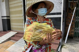 Trà Vinh đã trao hỗ trợ cho 23.380 người bị ảnh hưởng dịch COVID-19