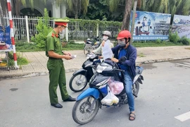 Giám đốc Công an Cần Thơ nói về việc cấp giấy đi đường