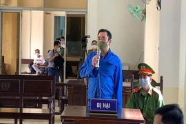 Người chi 20 tỉ để 'đẩy giám đốc Công an khỏi An Giang' khai gì tại tòa?