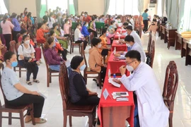 Cần Thơ: Hàng trăm phụ nữ khó khăn được khám, cấp thuốc miễn phí