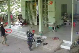 Bắt người cầm dao xông vào nhà cướp vàng lúc giữa trưa