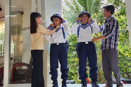 Cần Thơ: 1 quận có 2 cặp song sinh tình nguyện lên đường nhập ngũ