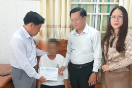 Vụ bé trai bị cha dượng hành hạ dã man: Đề nghị mở rộng điều tra
