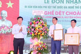 Nghề dệt trăm tuổi ở Đồng Tháp nhận bằng Di sản văn hóa phi vật thể Quốc gia 