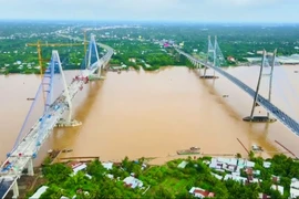 Thủ tướng Phạm Minh Chính dự lễ hợp long cầu Mỹ Thuận 2