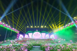 Rực rỡ Lễ hội Sen Đồng Tháp năm 2024